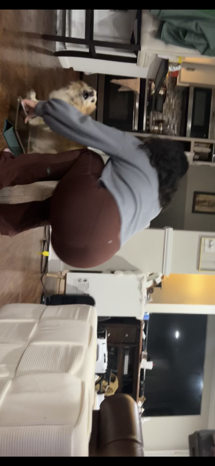 Sexy Sister-in-Law Bends Over in Tight Leggings for the Camera 8