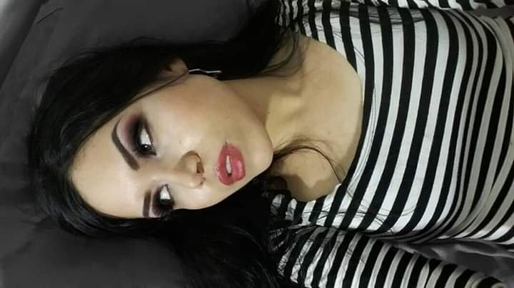 ルイザ・バルデス：ノーティー・アマゾニアン・ティーン・スラット・エクスポーズド 2