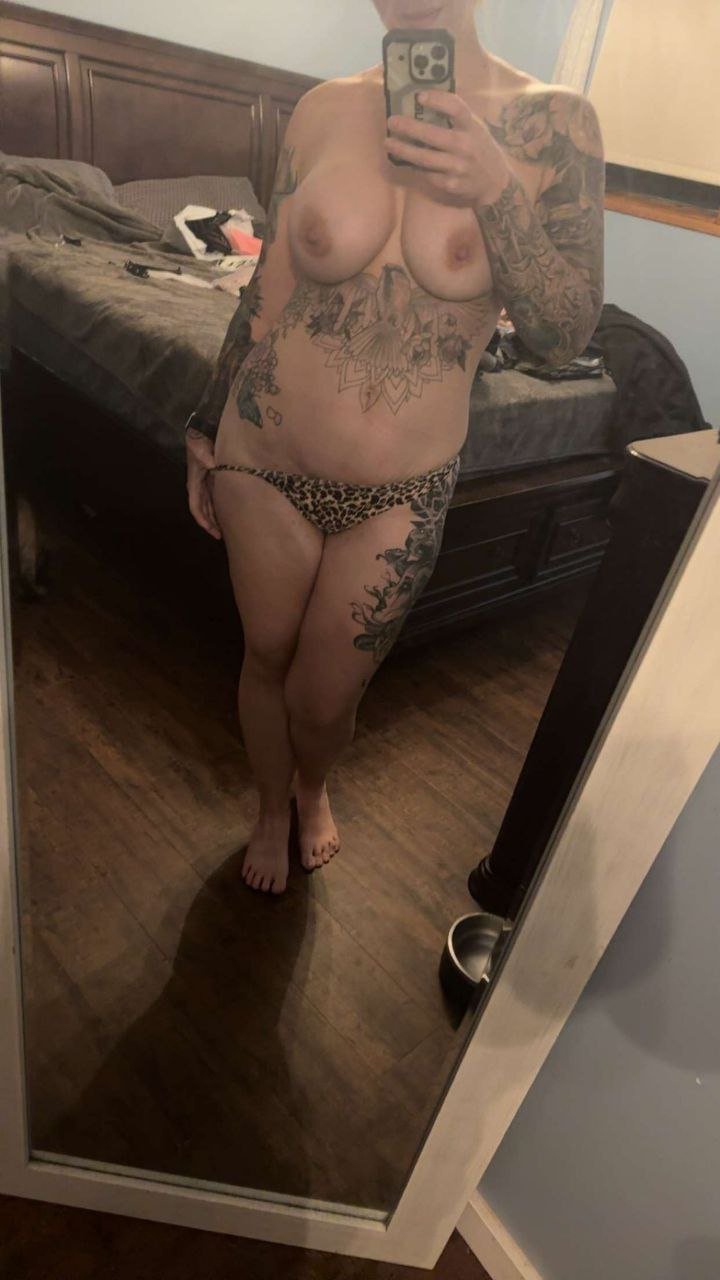 タトゥード・キャンディー・ベイブ・レディー・トゥ・サティスファイ・オール・ユア・クレイビングス 3