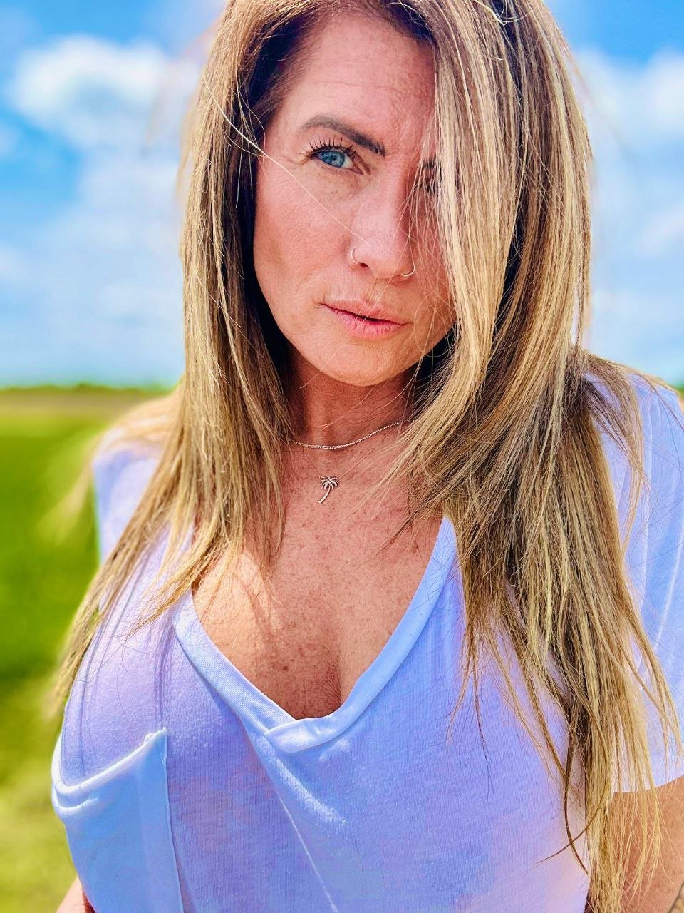 ホットワイフ・レディー・トゥ・エクスプロア・ハー・ワイルデスト・ファンタジーズ 34