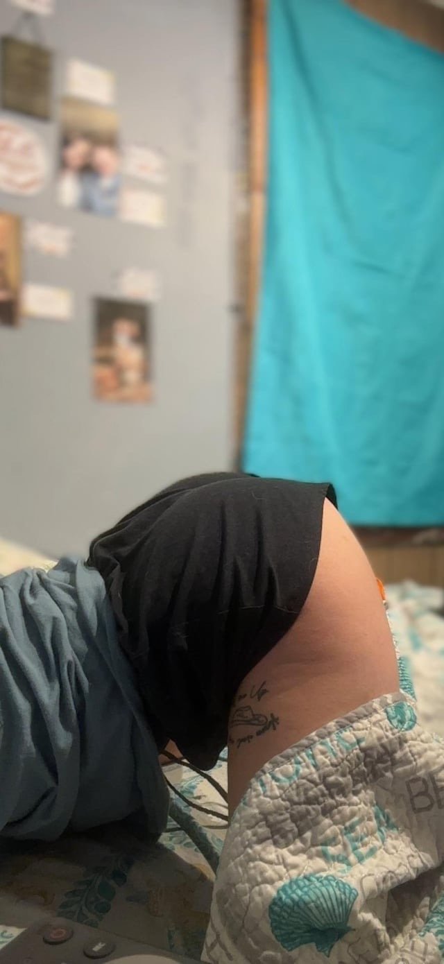 ライク、コメント、アンド・リポスト — レッツ・ターン・ハー・イントゥ・ア・カム・ハングリー・ハッシー！ 10