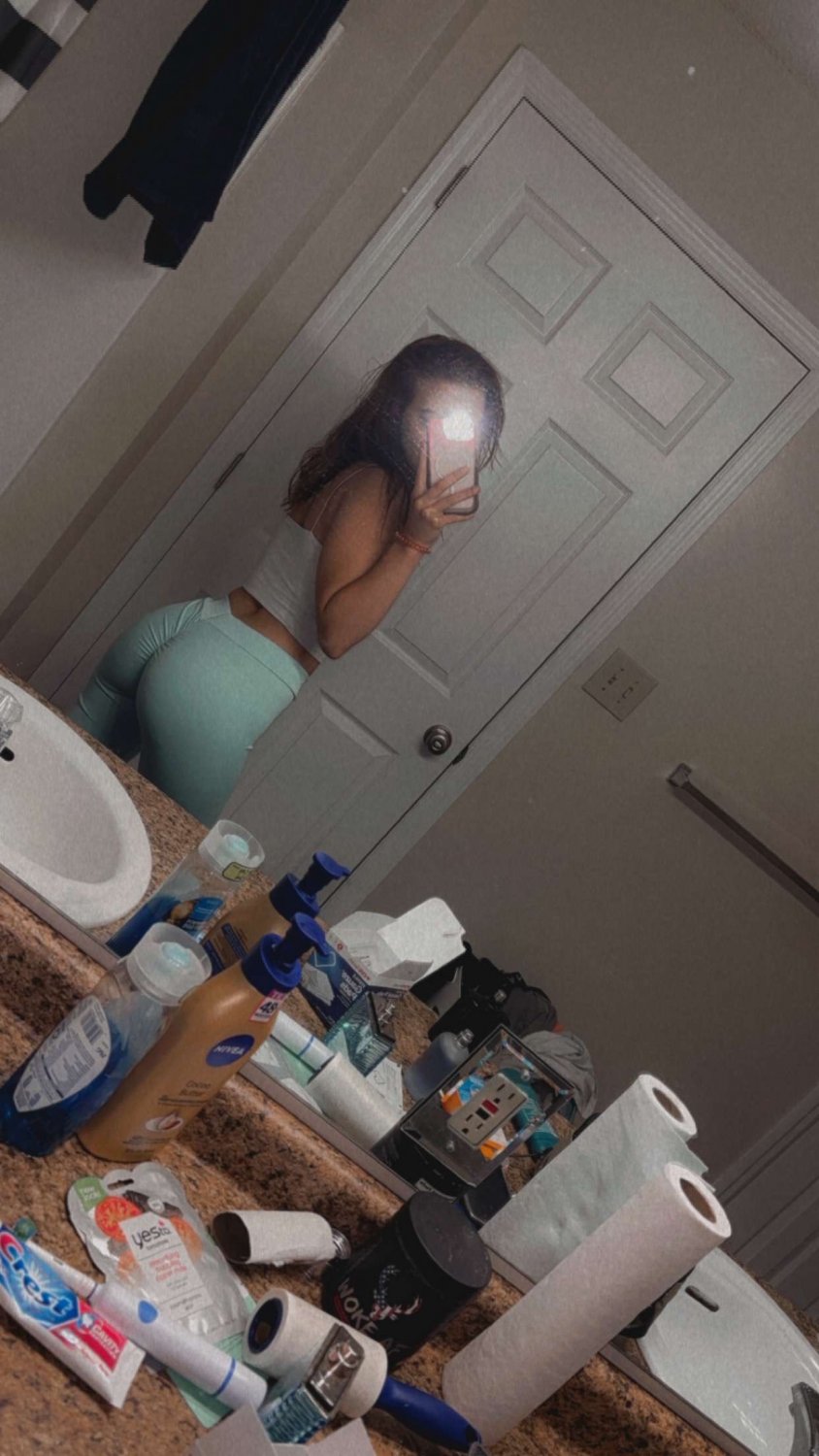 ライク、コメント、アンド・リポスト — レッツ・ターン・ハー・イントゥ・ア・カム・ハングリー・ハッシー！ 18