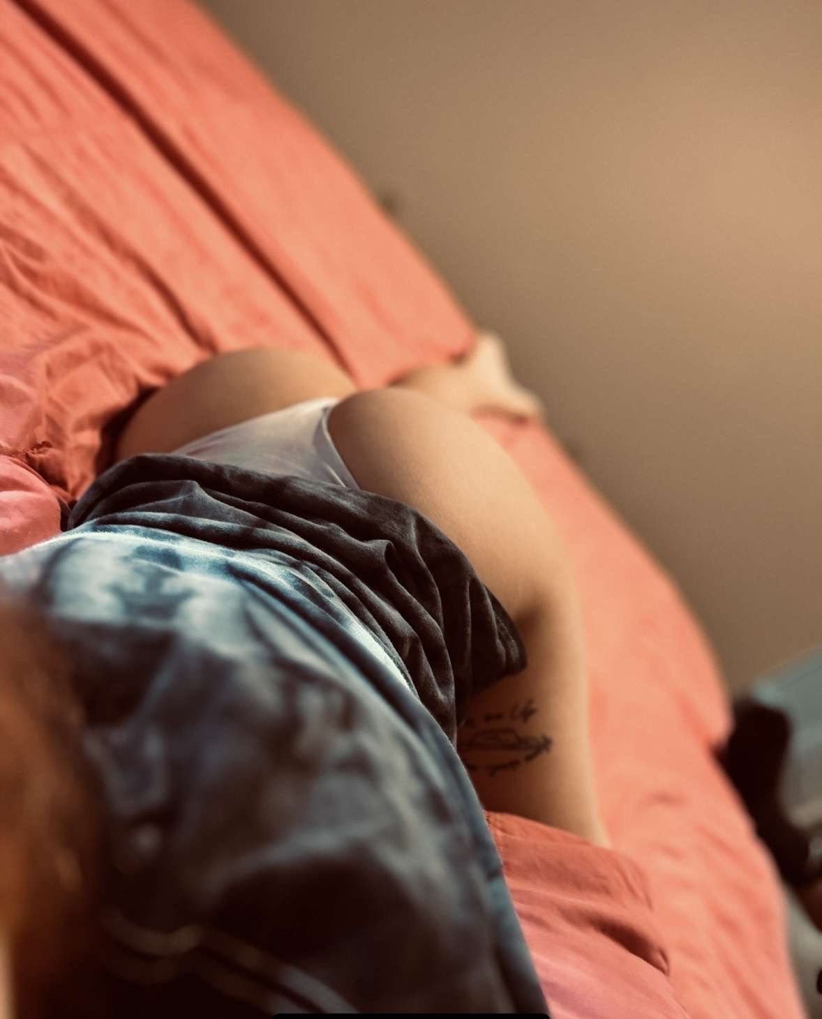 ライク、コメント、アンド・リポスト — レッツ・ターン・ハー・イントゥ・ア・カム・ハングリー・ハッシー！ 19