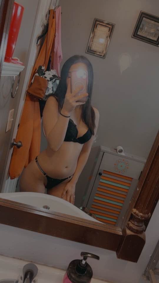 ライク、コメント、アンド・リポスト — レッツ・ターン・ハー・イントゥ・ア・カム・ハングリー・ハッシー！ 29