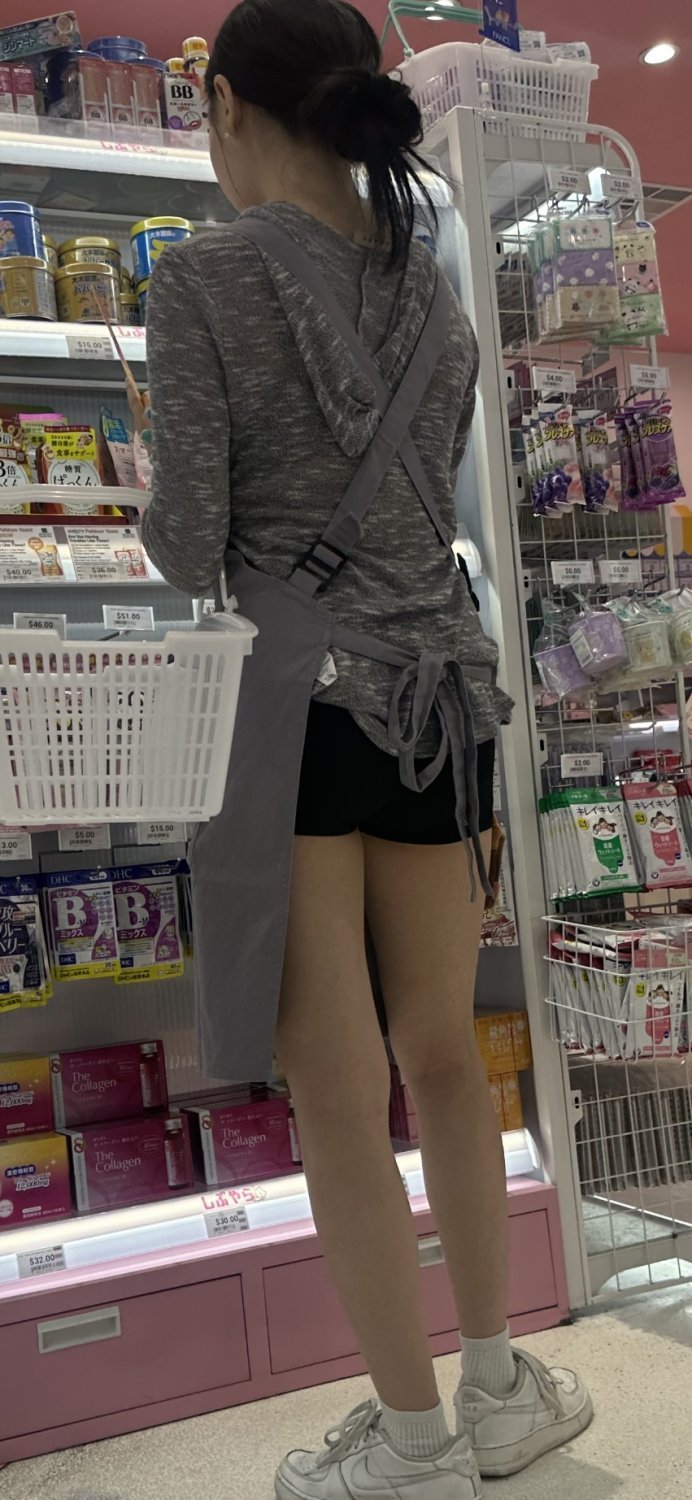 Slim Oriental Girl’s Perfect Legs Captured Candidly 3