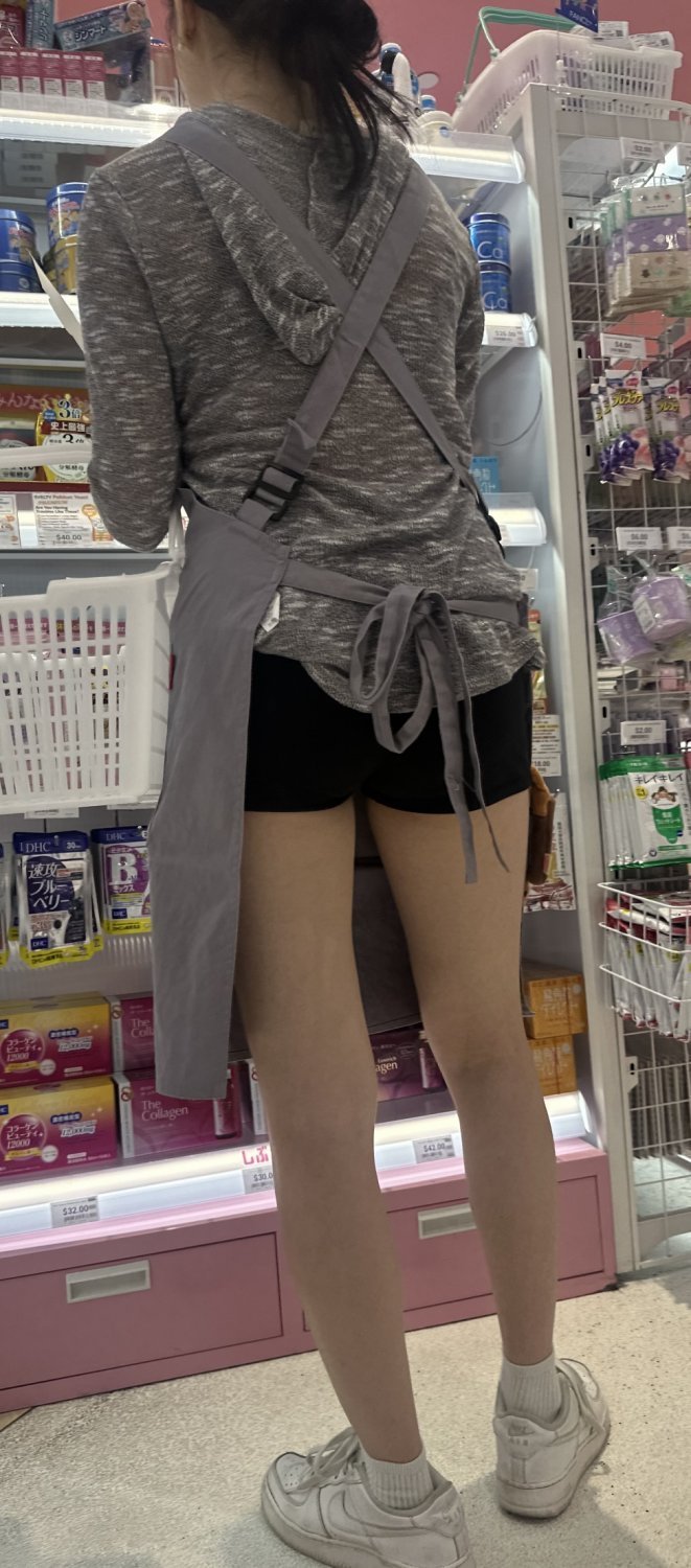 Slim Oriental Girl’s Perfect Legs Captured Candidly 7