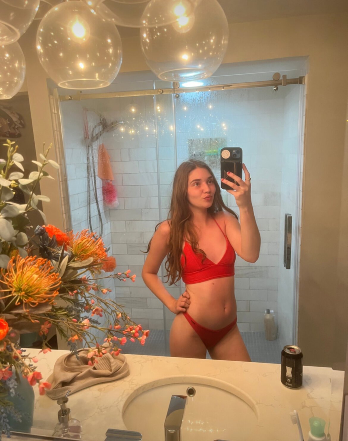 ケイラ・ラビング・エブリ・セカンド・オブ・ビーイング・ア・ワイルド、アンアシェイムド・ホア 3