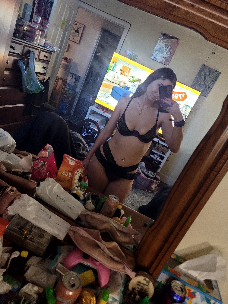 Slim-Thick Mixed Latina Showing Off Her Perfect Ass and Tight Pussy 2