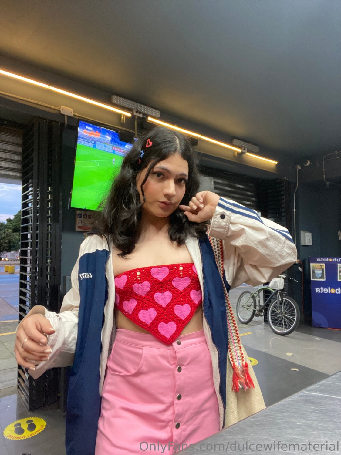 トランス・ガール・ホッティー・ショウズ・オフ・イン・スティーミー・ピックス・ファック・セッション 50