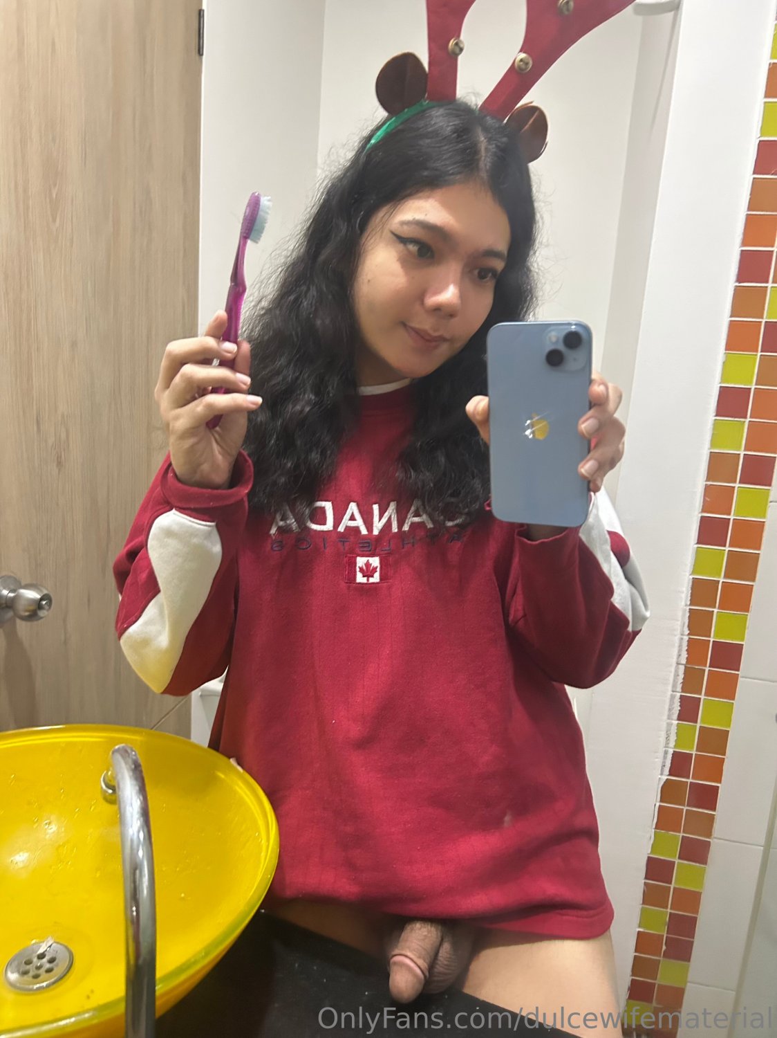 トランス・ガール・ホッティー・ショウズ・オフ・イン・スティーミー・ピックス・ファック・セッション 54