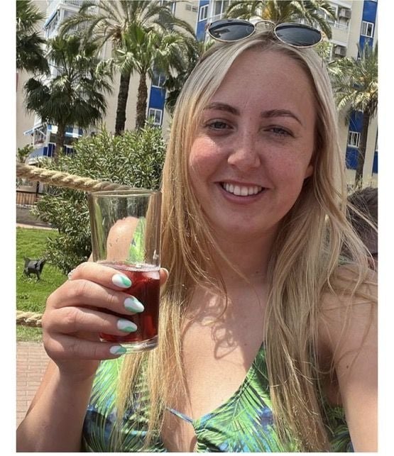 British Hourglass MILF Charl Hottie Cheats in Steamy Fuck 3