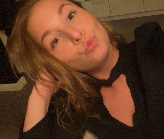 ホッティー・カムズ・オン・ホアーズ・フィート・イン・ストッキングス・ファック・セッション 1