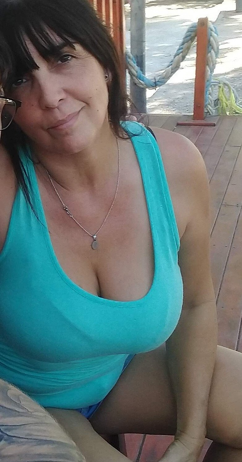 フォロワーズ・ティア・プティータ・ホッティー・センズ・サルトリー・ピックス・イン・ファック 1