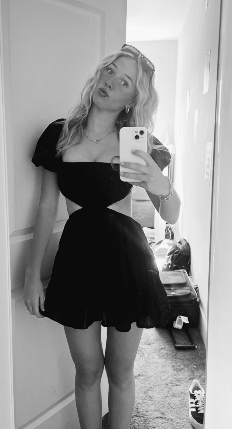 Breasty Blonde UGA Freshman Hottie Flaunts Perfect Tits in Fuck 5