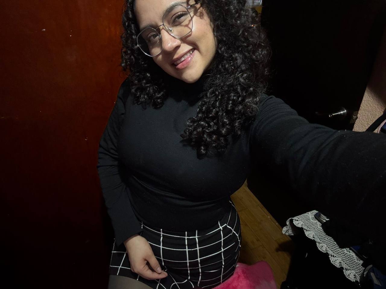 リャ・フラカ・プティータ・ホッティー・インターン・ゴーズ・ワイルド・イン・ファック・セッション 9