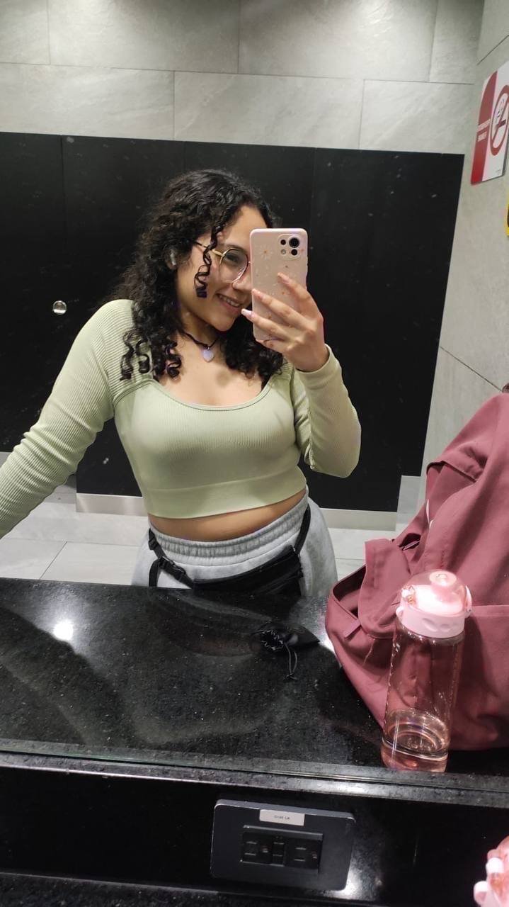 リャ・フラカ・プティータ・ホッティー・インターン・ゴーズ・ワイルド・イン・ファック・セッション 10