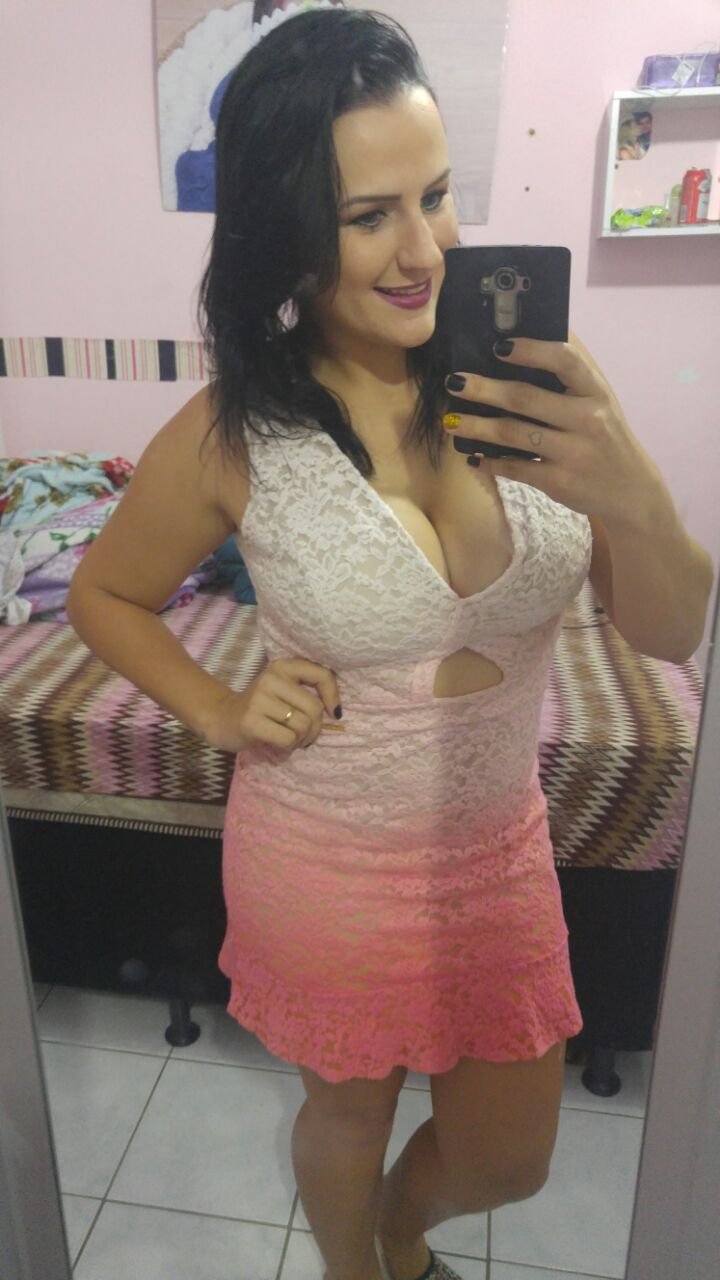 ゴストーサ・ホッティー・マスターベイツ・イン・ホット・ベイブ・ファック・フレンジー 1