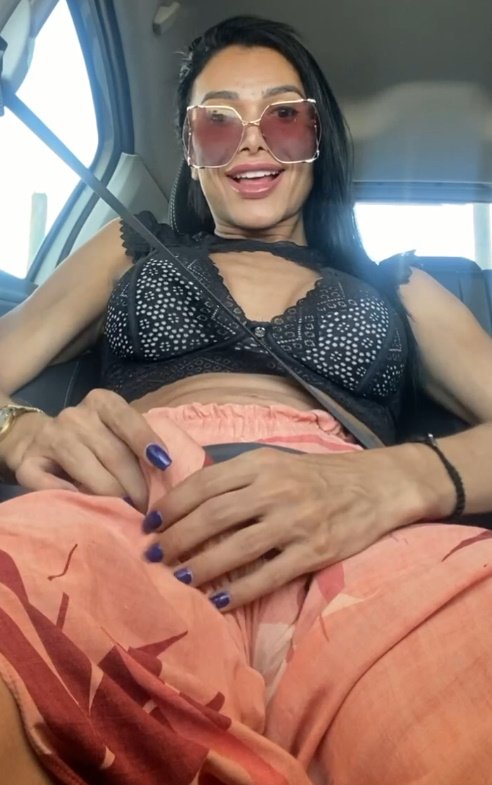 transgender VALER1A PACHEC0 para 23