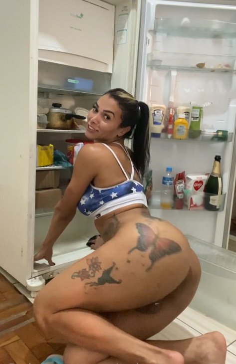 transgender VALER1A PACHEC0 para 69