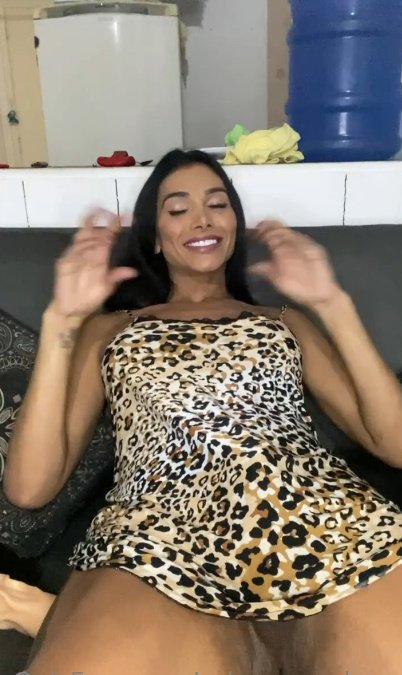 shemale V4L3R14 P4CH3C0 50