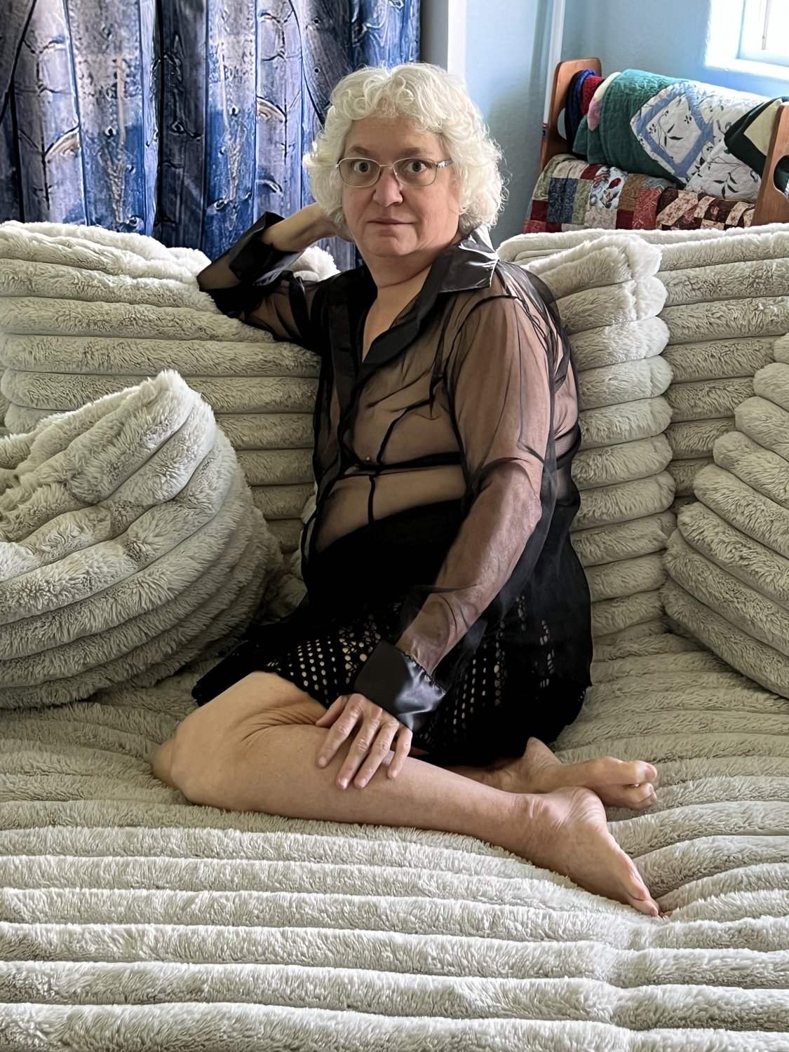 Granny D Hottie Shines in Hairy Texas GILF Check-Out Fuck 2