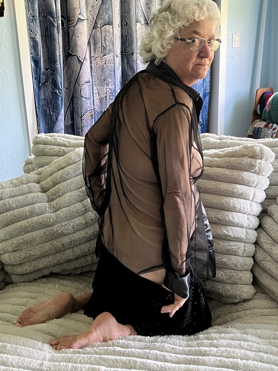 Granny D Hottie Shines in Hairy Texas GILF Check-Out Fuck 5