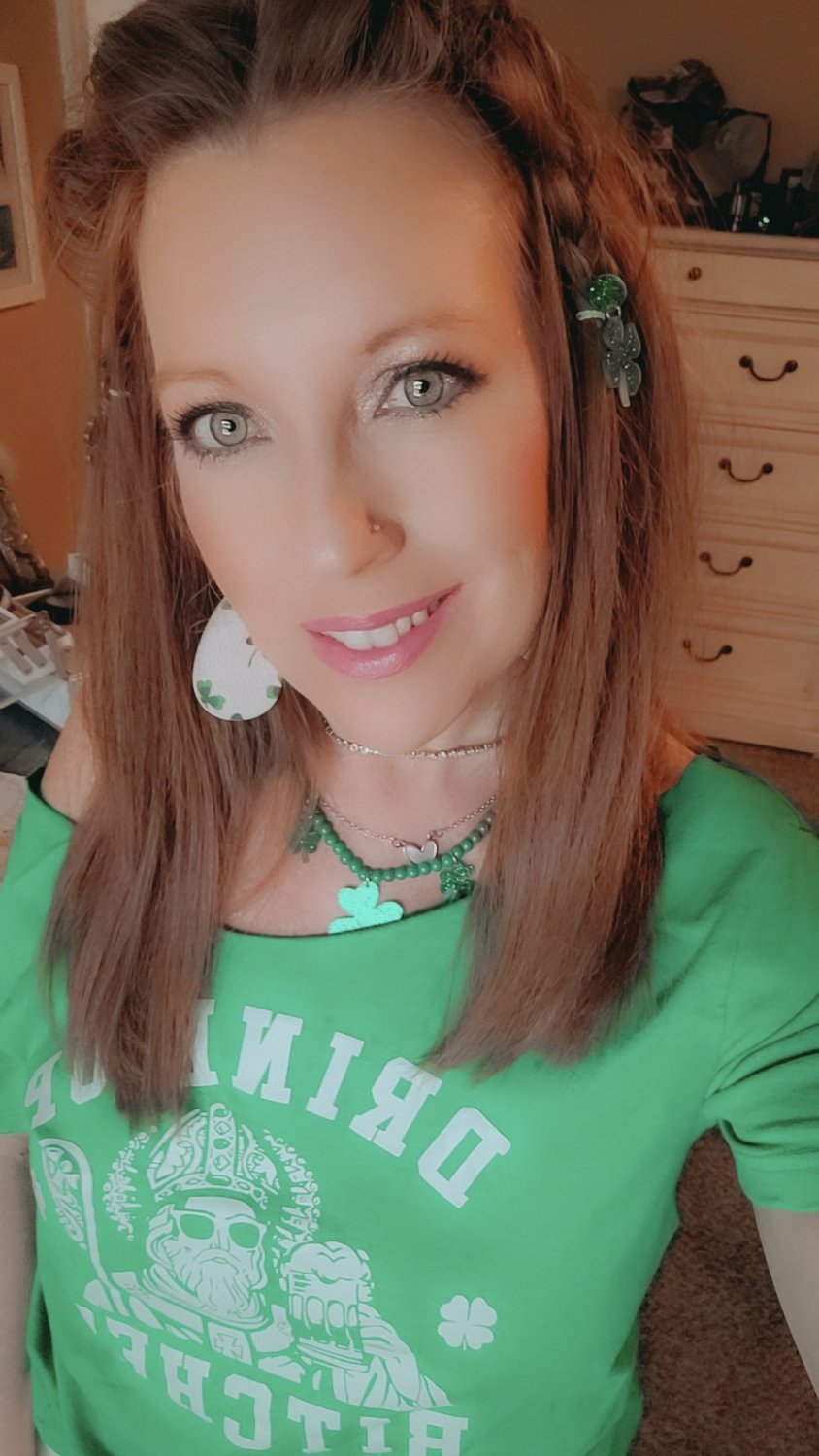 HotWife Ready to Share Her Naughty Adventures 1