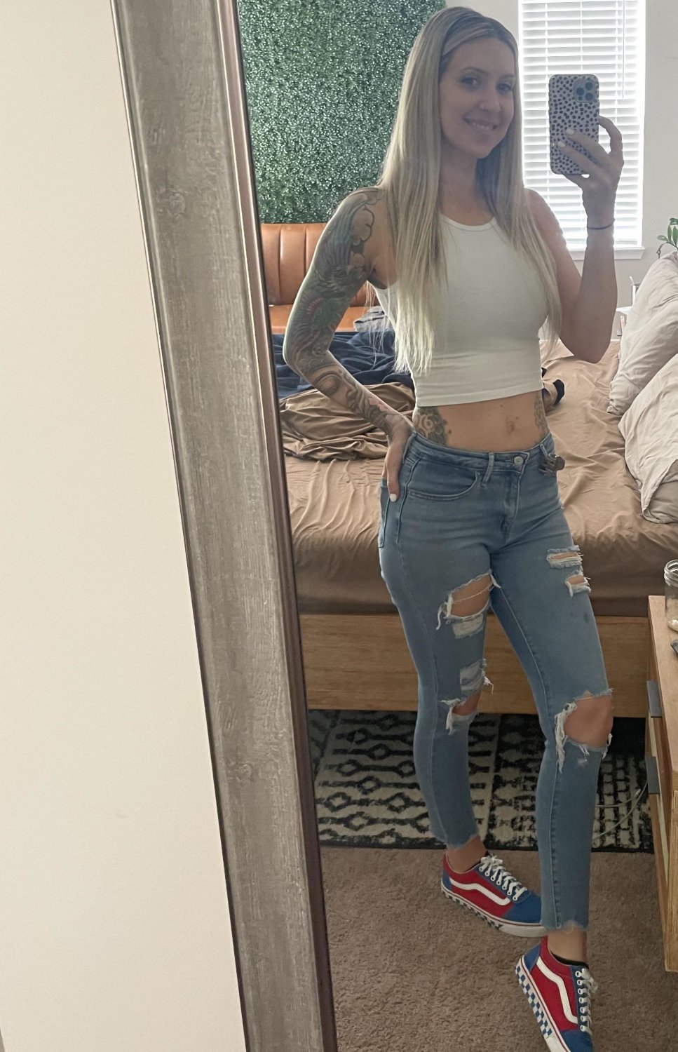 34-Year-Old Floozy Sydnee Craving Hardcore Attention 7