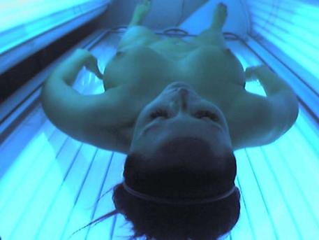 Sunbed Diary — Naughty Moments Under the Sun 1