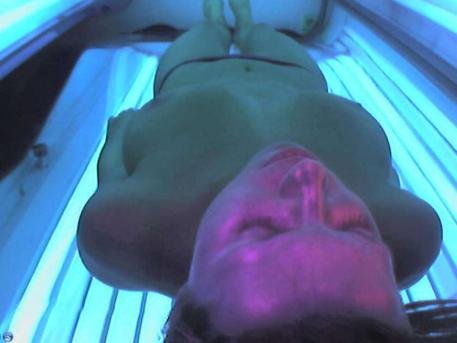 Sunbed Diary — Naughty Moments Under the Sun 4