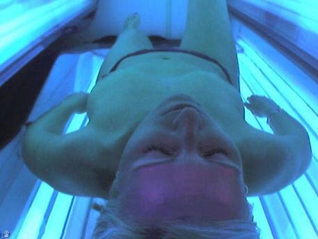 Sunbed Diary — Naughty Moments Under the Sun 19