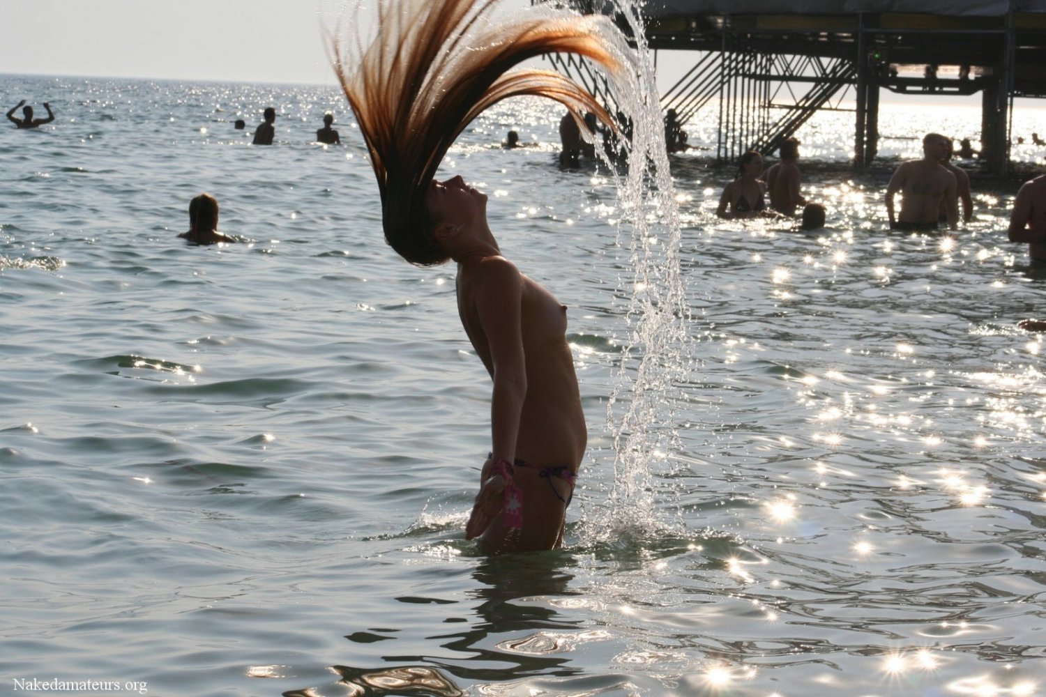 スティーミー・デイ・アット・ザ・ビーチ・フル・オブ・ウェット・テンプテーション 4