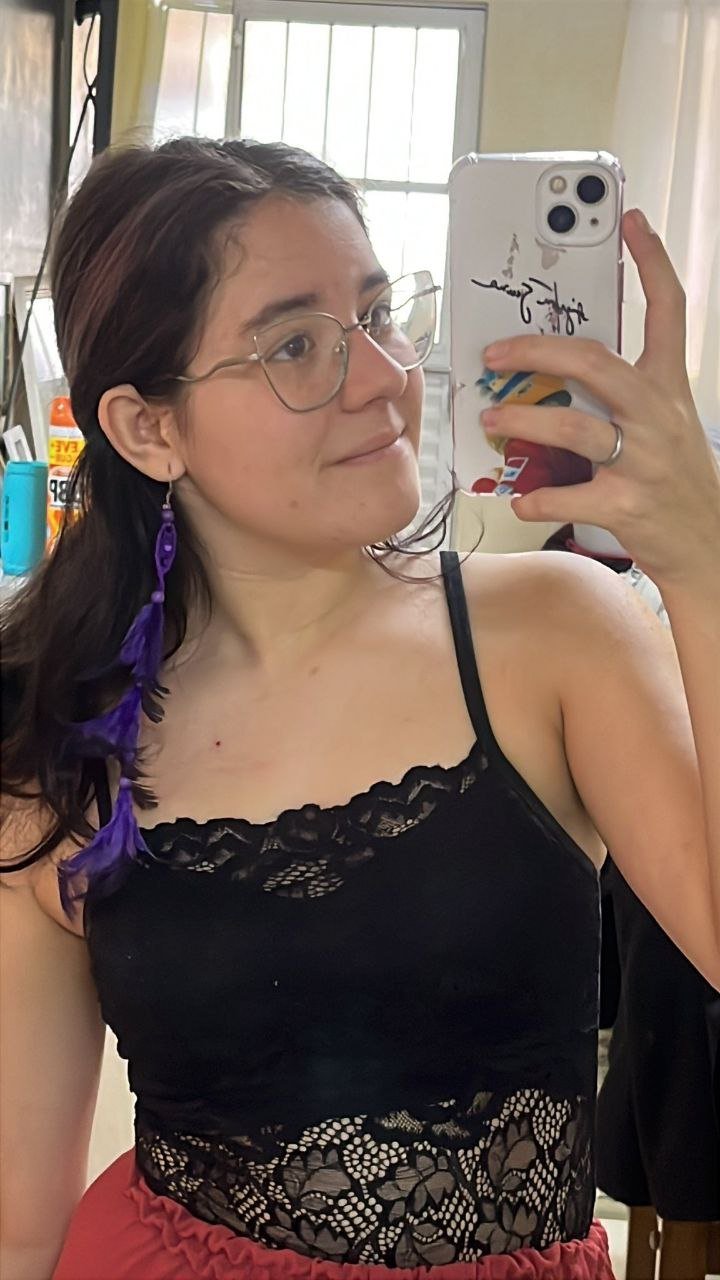 Hot Goth Girl Novinha Taking a Wet Cumshot 4