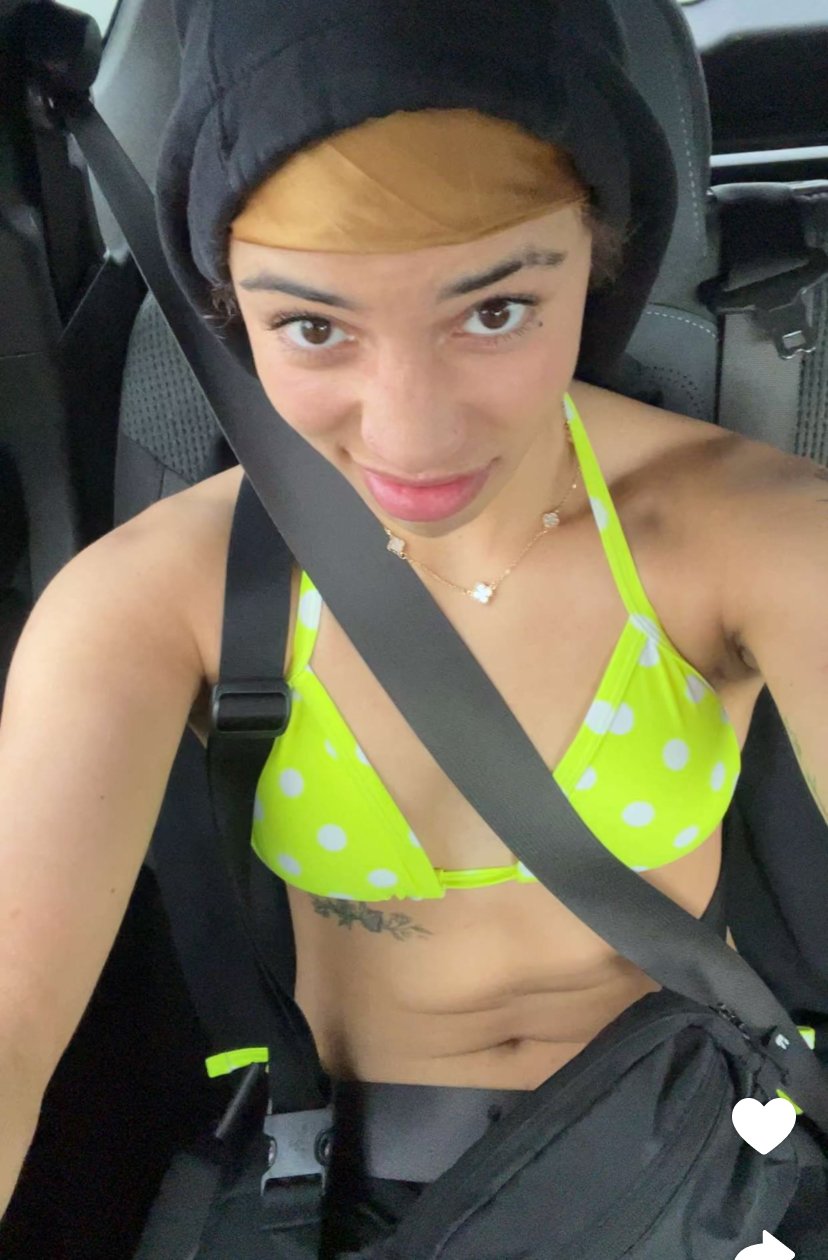 Fitness Babe Amiah Sharing Sexy Selfies and Curves 3