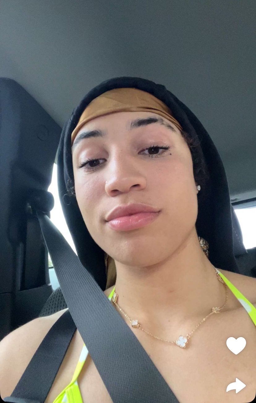 Fitness Babe Amiah Sharing Sexy Selfies and Curves 6