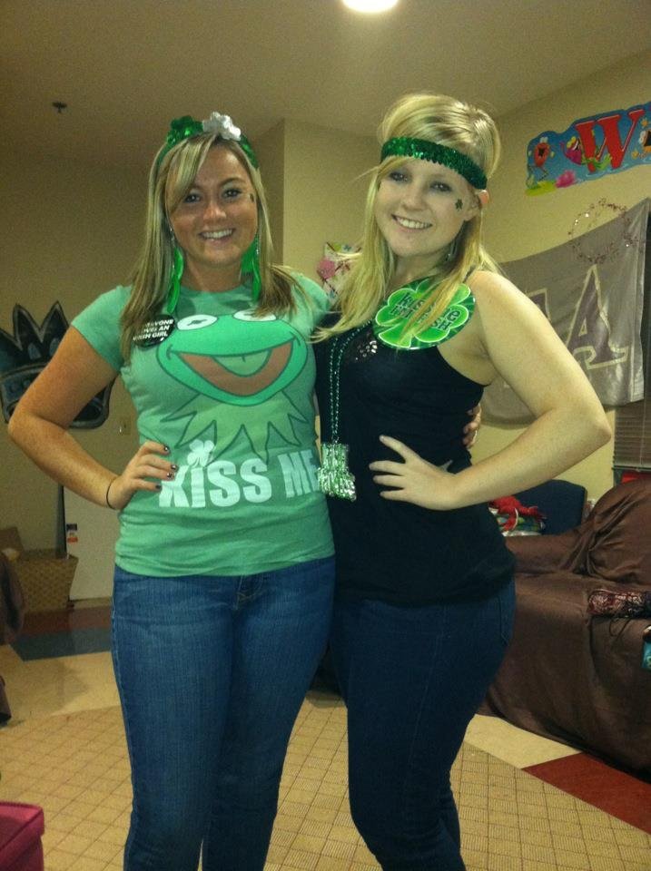 Dzień Świętego Patryka #fifty Jasnowłosa Milf 1