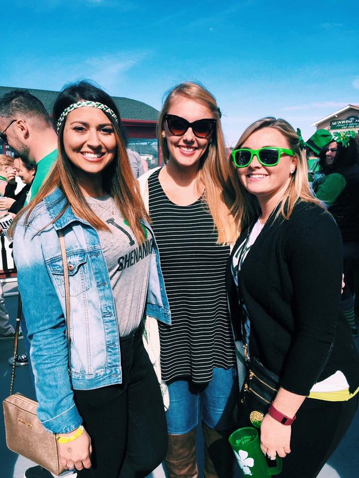 Dzień Świętego Patryka #fifty Jasnowłosa Milf 3