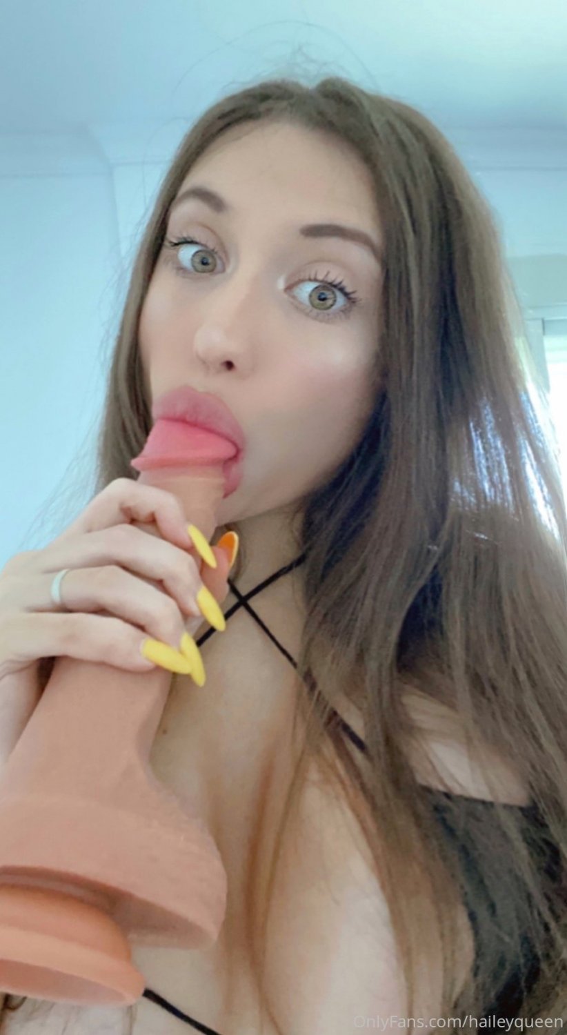 Anal Queen HaileyQaan Takes Big Dildo Deep Into Her Big Ass 29