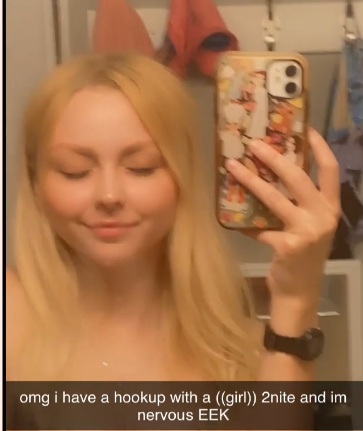 ブロンド・ビキニ・ベイブ・ベイピング・アンド・フラッシング・ハー・ノーティー・カーブス — リークド 36