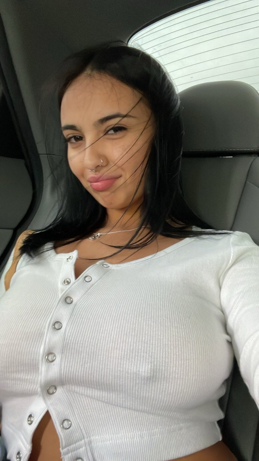 ヤミー・スパニッシュ・ビッグ・ティティー・フッカー・ベッギング・フォア・ハード・アクション 44