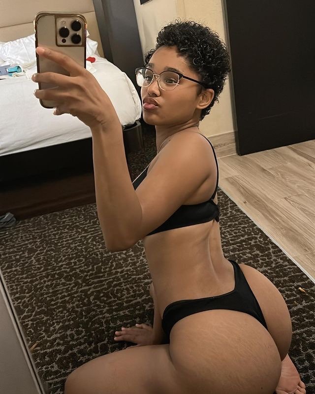 チークエイジ・エクスプロージョン・コンティニューズ — ノーティー・アンド・ウェット・エロティック・ファン 5