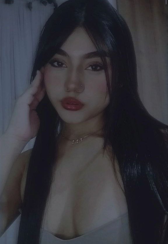 ビューティフル・ダーク・ヘアード・カレッジ・ガール・ショウイング・オフ・ハー・ノーティー・セルフィーズ — ホット・アンド・テンプティング 2