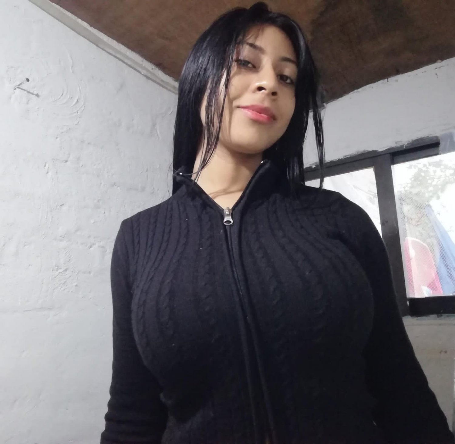 Mexican Buxom Hoe Showing Off Her Big Booty and Slutty Energy 1