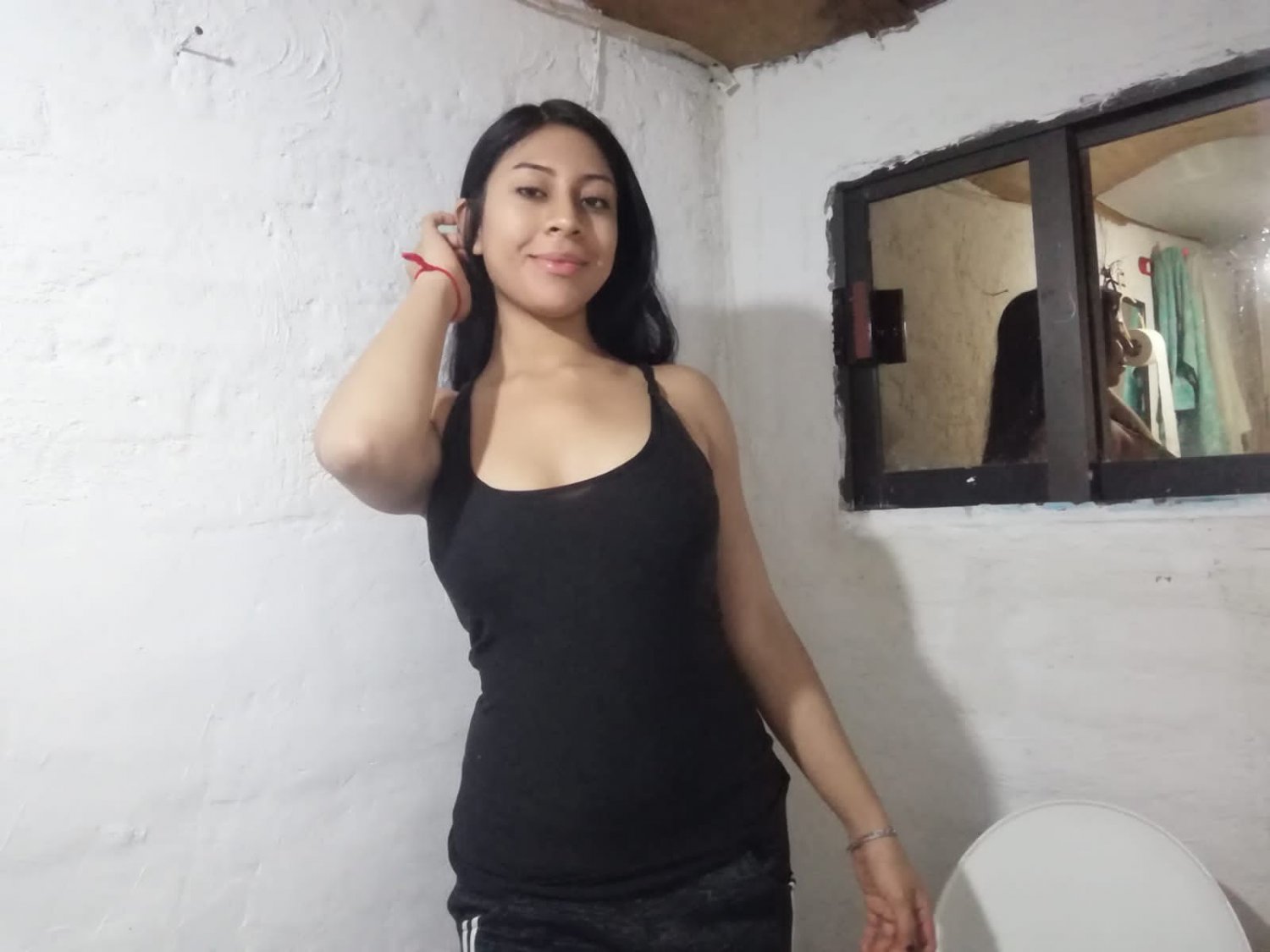 Mexican Buxom Hoe Showing Off Her Big Booty and Slutty Energy 3