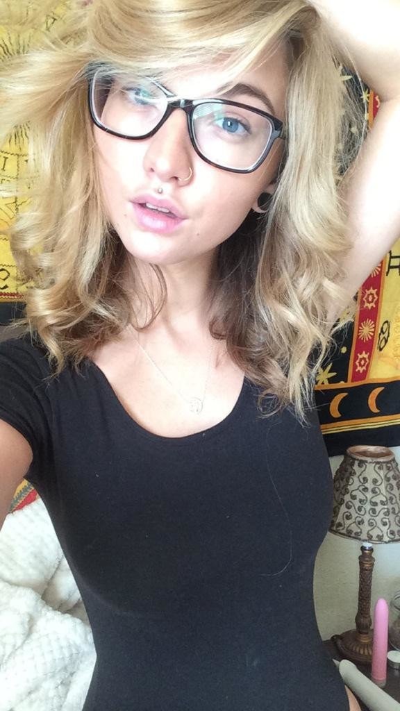 ザ・スクランプシャス・ビッチ・レディー・フォア・ディープ・ラフ・ユース・アンド・ハード・プレジャー 8