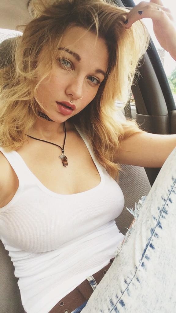 ザ・スクランプシャス・ビッチ・レディー・フォア・ディープ・ラフ・ユース・アンド・ハード・プレジャー 32