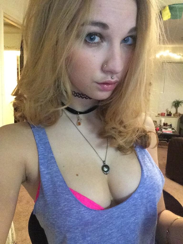 ザ・スクランプシャス・ビッチ・レディー・フォア・ディープ・ラフ・ユース・アンド・ハード・プレジャー 50