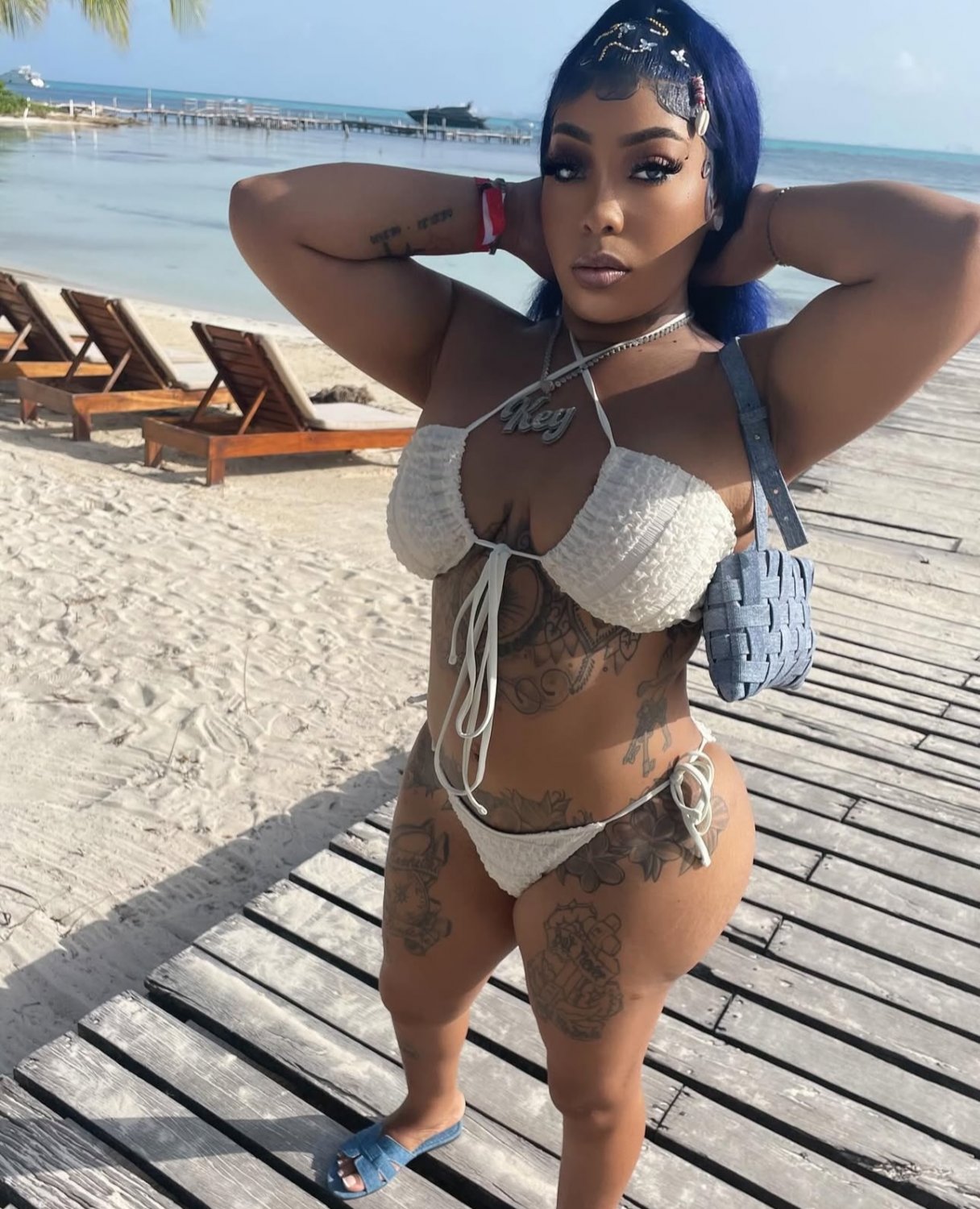 キー・ミルフ・フッカー・レディー・トゥ・アンリーシュ・ハー・ディーペスト・ダーティー・デザイアーズ 2