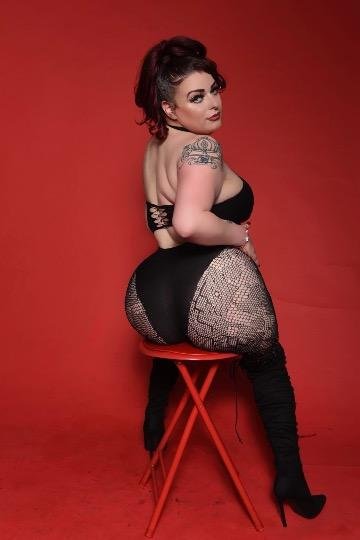 35-Year-Old Redhead Escort Scarlett — Setting San Francisco on Erotic Fire 3