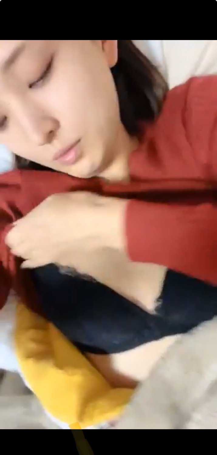 キュート・ジャパニーズ・エイジアン・アマチュア・ガール・プレージング・ハーセルフ・イン・ウェット、ノーティー・アクション 1